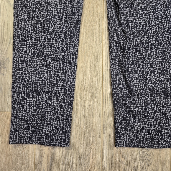 Banana Republic Factory gray patterned Hampton fit cropped trouser pants, size 2 - Picture 8 of 12